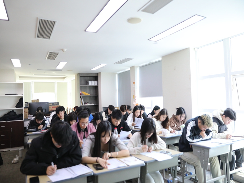 2025屆武漢統(tǒng)招專升本備考選擇初陽教育培訓(xùn)機(jī)構(gòu)-圖1