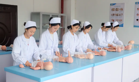 初中畢業(yè)想學(xué)醫(yī)？2025年合肥醫(yī)藥衛(wèi)生學(xué)校錄取標(biāo)準(zhǔn)解析-圖2